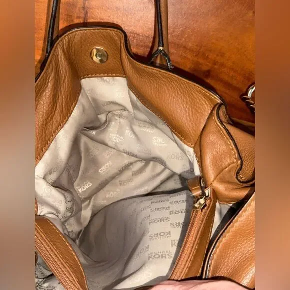 Michael Kors Hamilton E-W Brown Leather Tote Bag - Picture 9 of 13